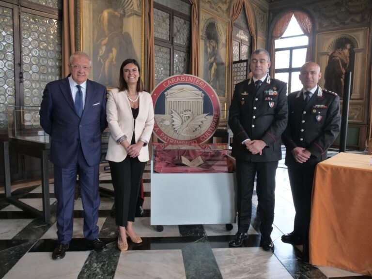Torna a Venezia l’incunabolo di Venezia, la presidente Damiano alla Marciana