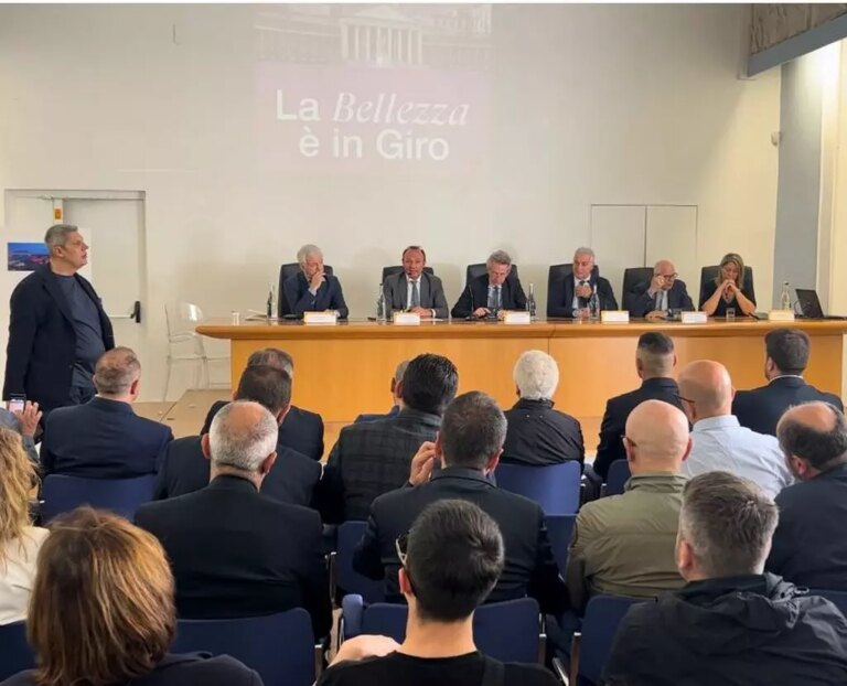 Il Giro d’Italia in Campania, un viaggio tra la bellezza e il sociale