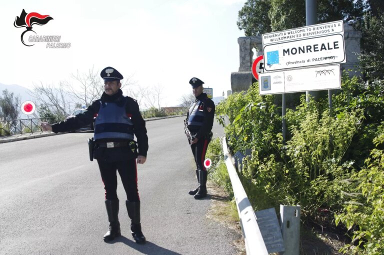 Evade dai domiciliari per organizzare una festa, un arresto a Palermo
