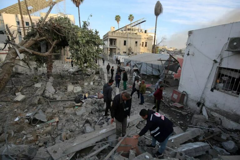 Israele approva il piano di estensione dell’offensiva a Gaza, venti vittime nel nuovo raid