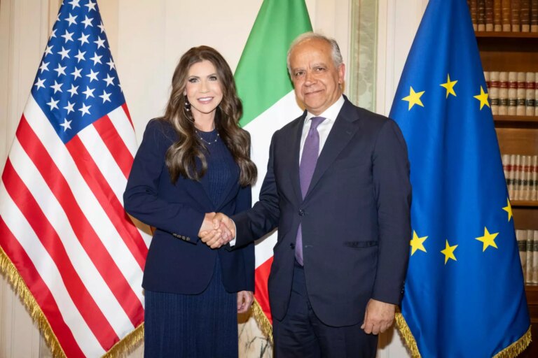 Italia-Usa, vertice tra Piantedosi e il segretario Noem su migrazione e sicurezza
