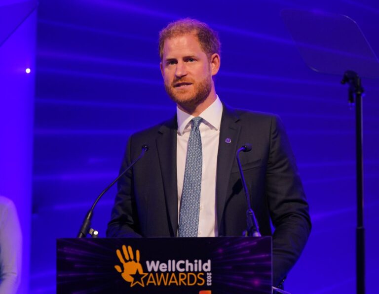 Regno Unito, il principe Harry “Vorrei una riconciliazione con la mia famiglia”