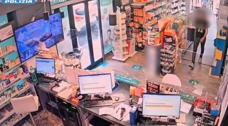 Rapinano armati una Farmacia a Roma, quattro arresti