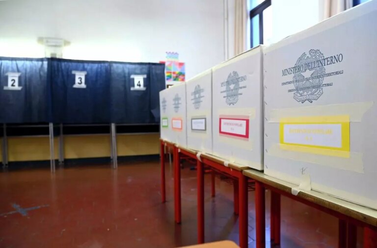 Referendum, aperti i seggi: si vota sino alle 23. Urne aperte anche domani sino alle 15