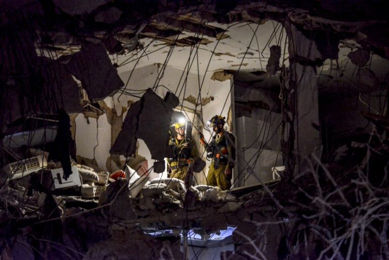 Israele, 8 morti e 300 feriti per attacco iraniano nella notte
