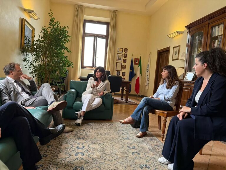 Incendio all’Università di Viterbo, Bernini visita l’Ateneo. Il rettore Ubertini “Sostegno per la ripartenza”