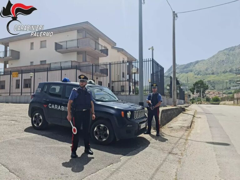 Case familiari usate per lo stoccaggio della droga a Santa Cristina Gela, tre misure cautelari