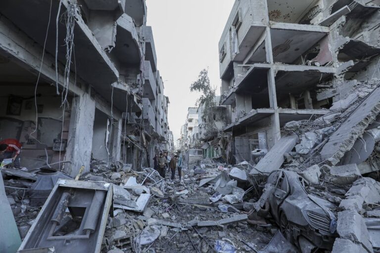 Medio Oriente, media “Attacchi israeliani, altre decine di morti a Gaza”