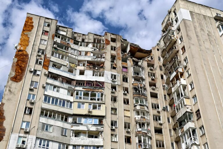 Nuovi attacchi russi a Kiev e Odessa, almeno otto i morti