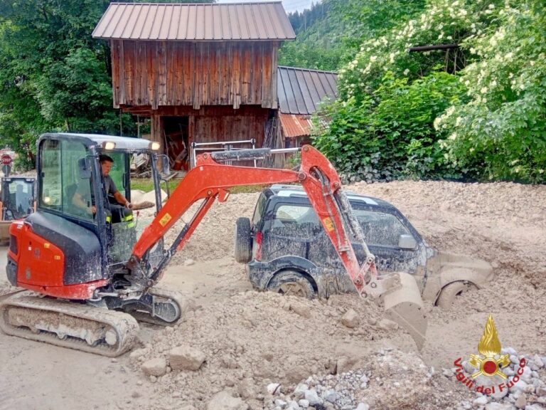 Maltempo al Nord: in Veneto ed Emilia Romagna allagamenti e alberi caduti