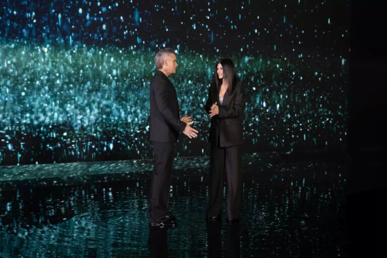 Laura Pausini al fianco di Robbie Williams per il primo inno ufficiale della Fifa