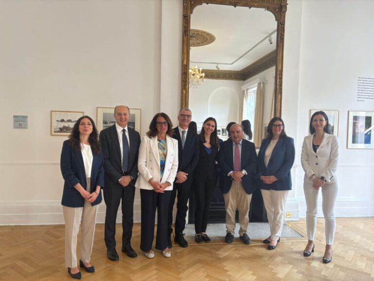 Una delegazione della Camera in visita all’Istituto Italiano di Cultura di Londra