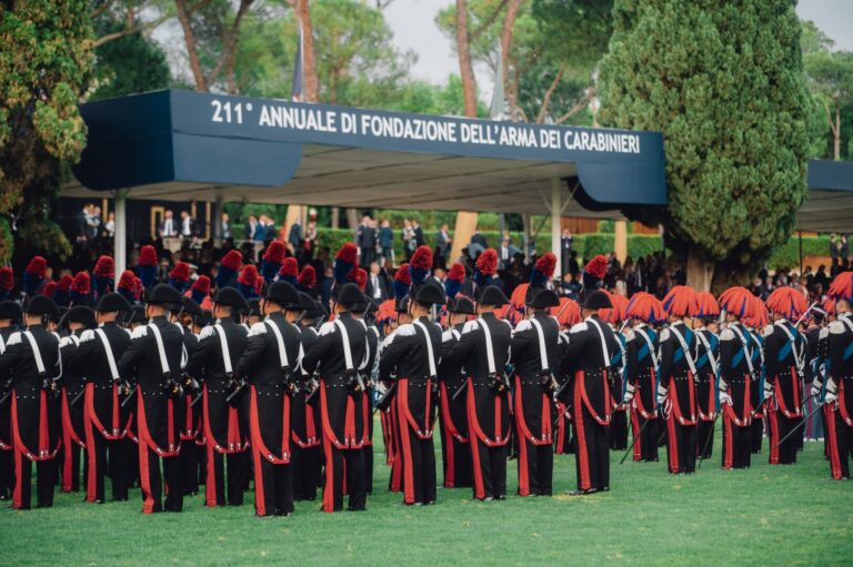 L’Arma dei Carabinieri celebra in Piazza di Siena il 211esimo annuale di fondazione