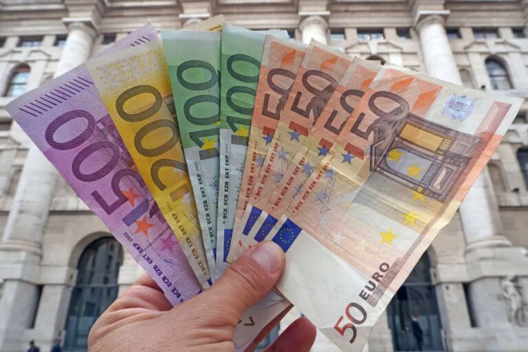 A giugno crescono i prestiti bancari, + 0,9% su base annua
