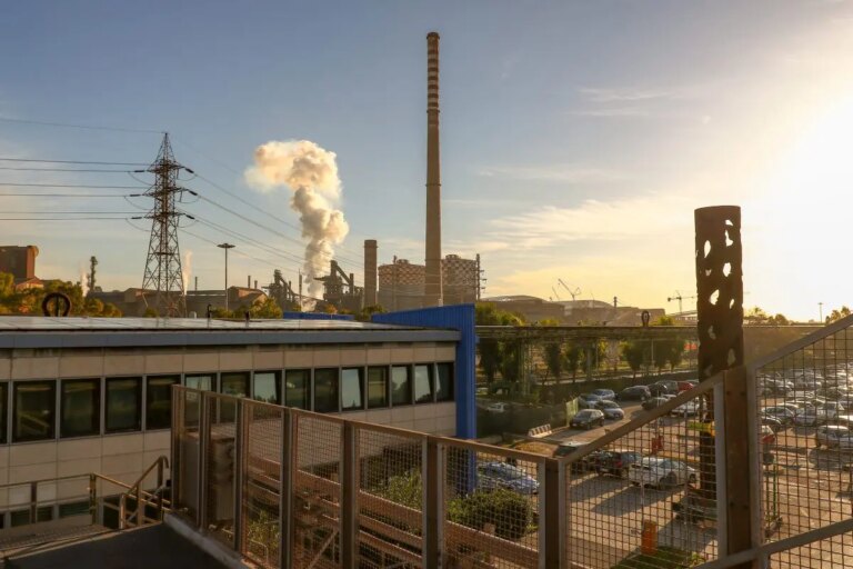 Ex Ilva, il sindaco di Taranto Bitetti ritira le dimissioni: “Non firmo l’accordo di programma”