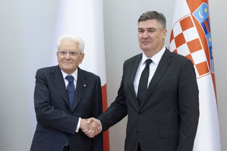 Ue, Mattarella “Rapporti commerciali aperti veicolo di pace”