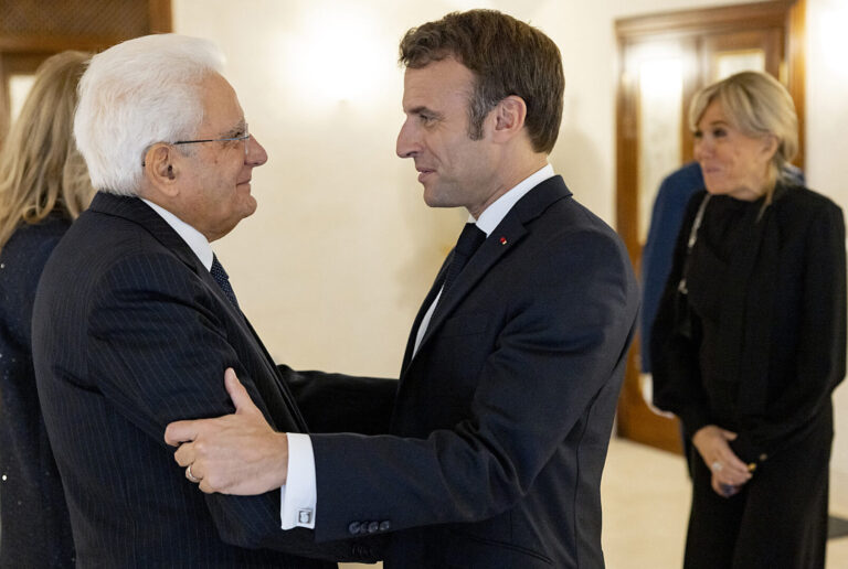 Mattarella a Macron “Affrontiamo insieme tensioni crescenti”