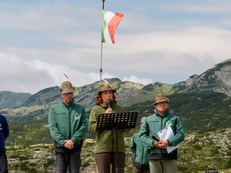 Alpini, Rauti “Custodire una memoria dinamica come militanza di valori”