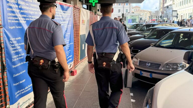 Roma, donna colta da un malore in un bar: i Carabinieri le salvano la vita