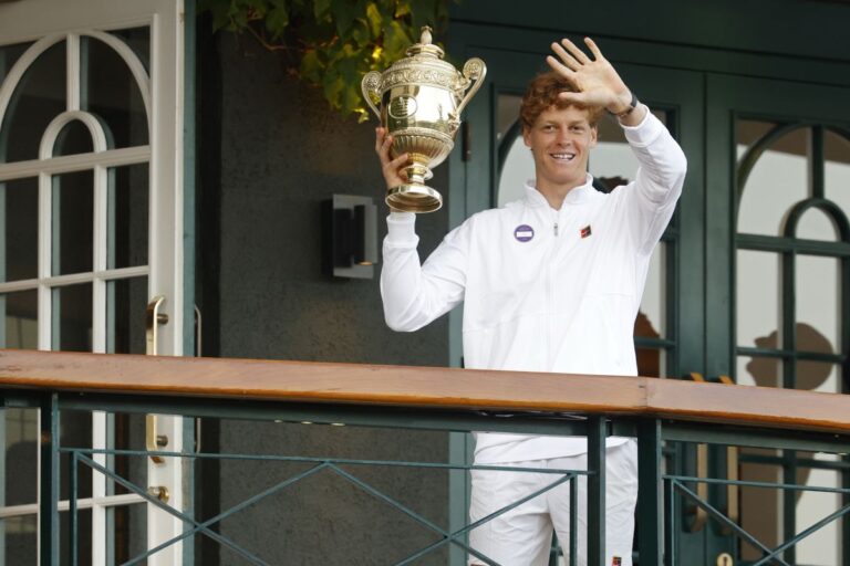 Sinner nella leggenda, primo azzurro a vincere a Wimbledon