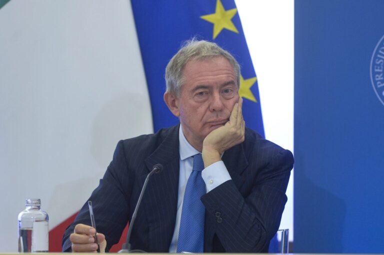 Aggiornato il bando di gara per l’ex Ilva, Urso “Serve massima responsabilità”