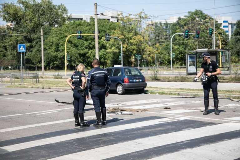 Donna investita e uccisa a Milano, fermati quattro minorenni. Fontana “Assurdo, non rimarrà impunito”