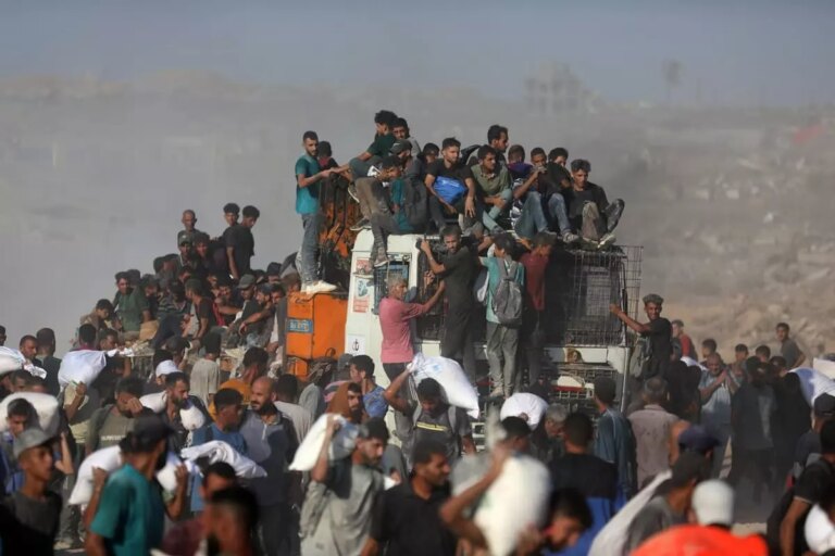 Hamas “Pronti a riprendere i negoziati, ma stop alla fame a Gaza”. Media, 10 morti in ultimi raid israeliani