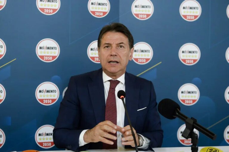 Conte “Meloni lasci perdere i selfie e difenda i connazionali impegnati nella missione Flotilla”