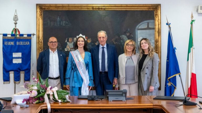 Miss Italia accolta dal presidente della Regione Basilicata Vito Bardi