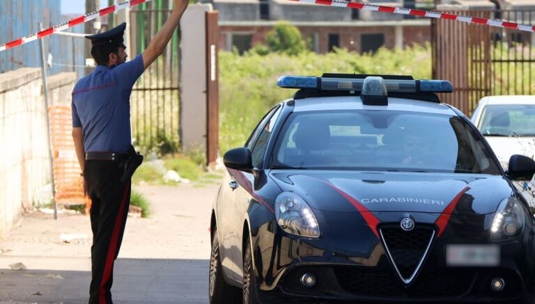 Donna uccisa a colpi di pietra nel Beneventano, ricercato il marito in fuga. Irreperibili i due figli minorenni