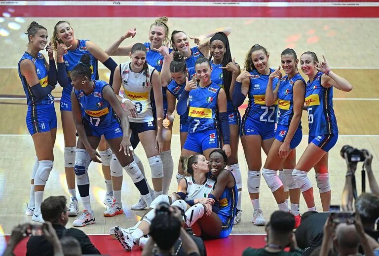 L’Italvolley di Velasco nella leggenda, trionfo anche ai Mondiali. Mattarella invita le azzurre al Quirinale