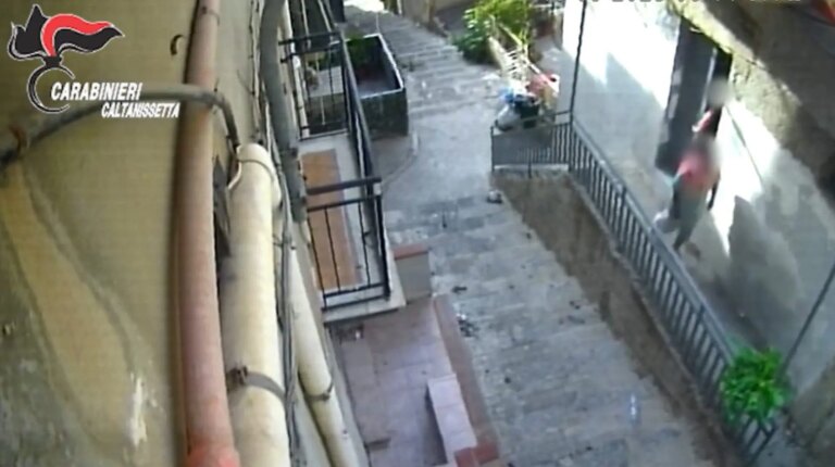 Sparatoria a Riesi, cinque arresti per concorso in tentato omicidio / Video