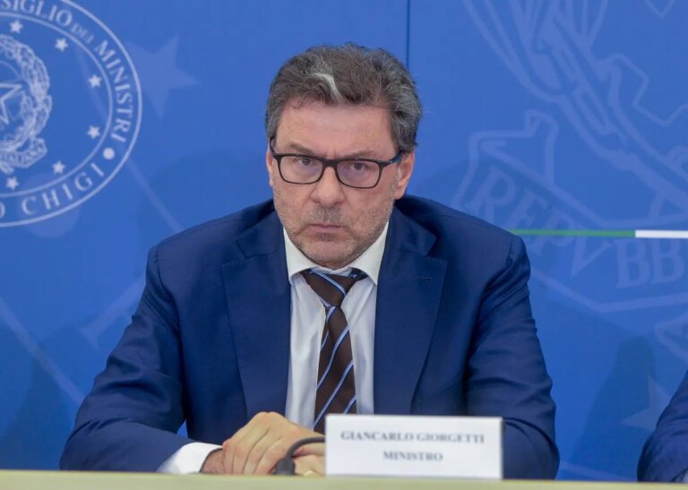 Giorgetti “Il sistema bancario è nelle migliori condizioni per sostenere l’economia”