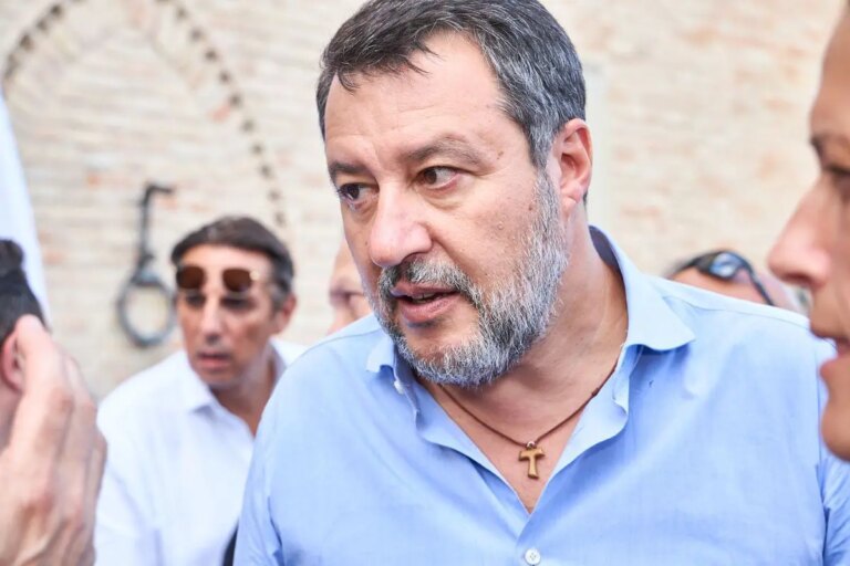 A Genova la scritta “Salvini come Kirk”, il vicepremier “Avanti a testa alta”