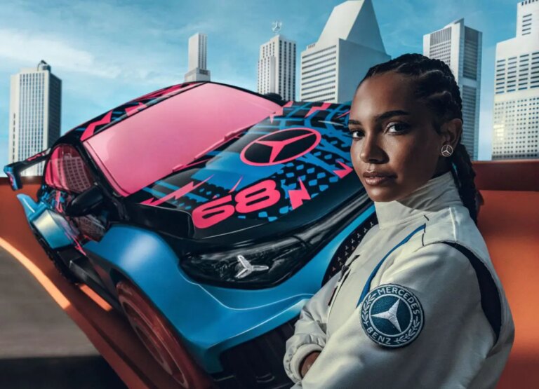 Hot Wheels trasforma la CLA in un’auto giocattolo di grandi dimensioni