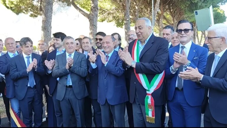 Inaugurato a Palermo il nuovo svincolo autostradale “Brancaccio-Forum Porta Sud”, Schifani: “No polemiche, ma fatti” / Video