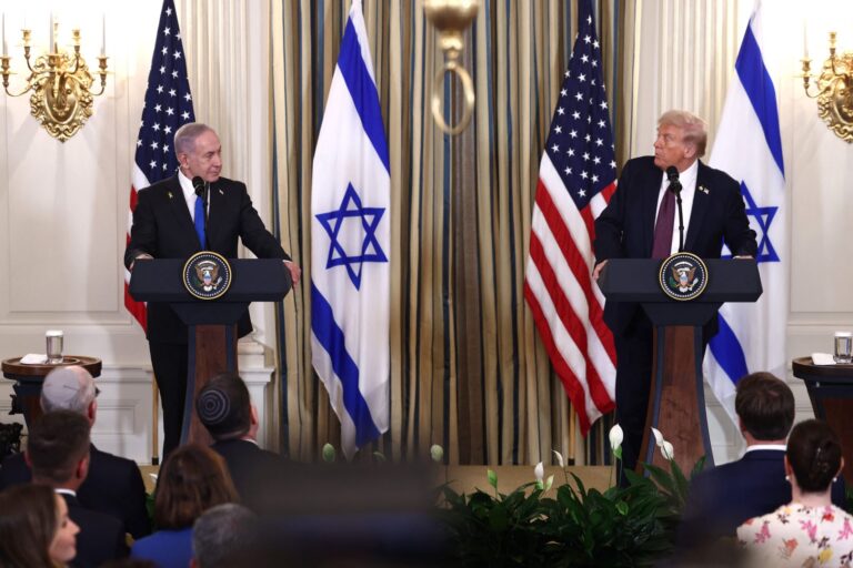 Gaza, Trump “Netanyahu è d’accordo sullo stop ai bombardamenti e sul piano di pace”
