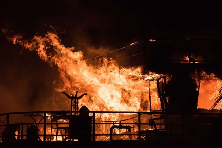 Egitto, a fuoco una nave da crociera sul Nilo. Evacuate 220 persone, i circa 60 italiani a bordo sono in buone condizioni