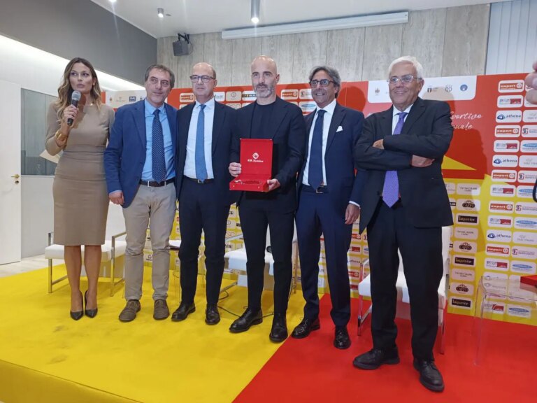Premio Nicola Ceravolo a mister Enzo Maresca “Volevo una big, Gattuso ha restituito energia agli Azzurri”
