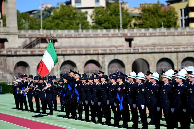 Milano celebra il 165° anniversario della Polizia locale, ogni giorno 230 pattuglie in strada