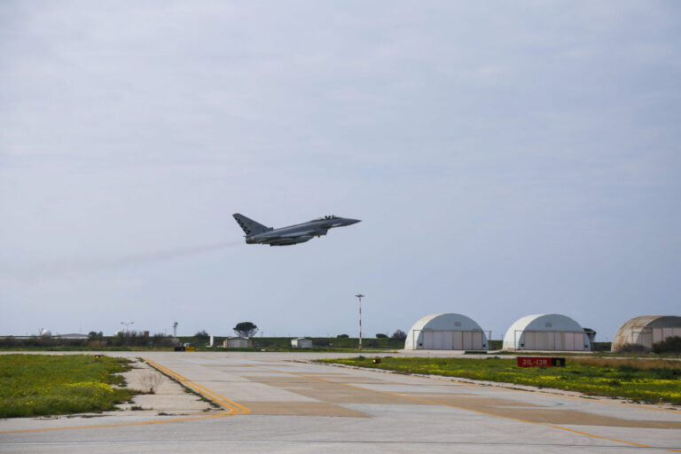 Velivolo dell’Aeronautica precipita nell’area del Parco Nazionale del Circeo, morti due militari