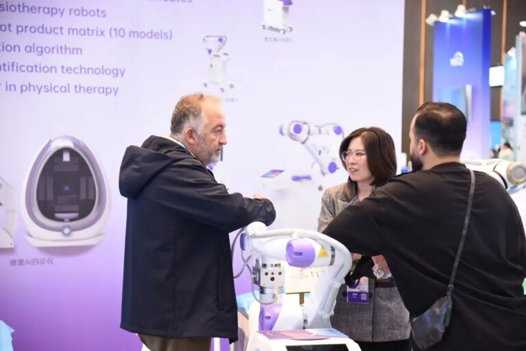 Cina: Fiera di Canton si chiude con numero record di acquirenti esteri (2)