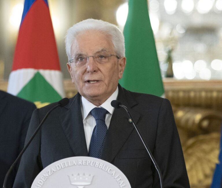 4 novembre, Mattarella: “Nuovi conflitti impongono la creazione di una comune difesa europea”