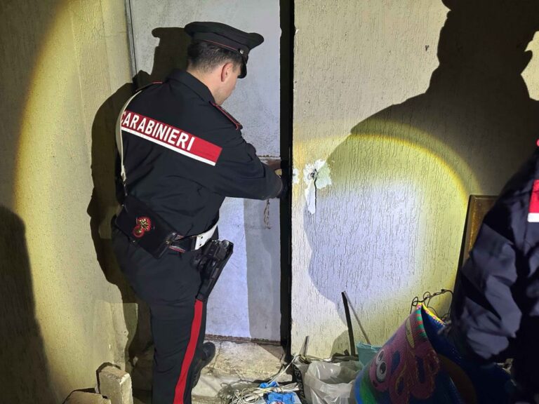 Detenzione e spaccio di droga a Ostia, 12 arresti