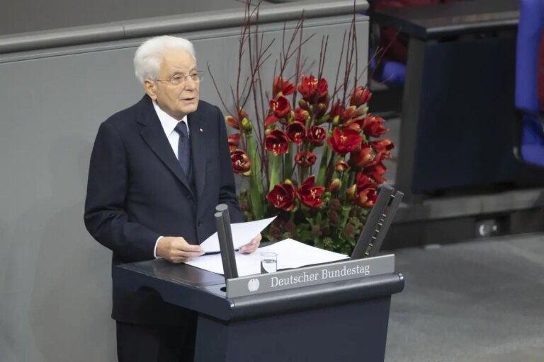 Mattarella “All’orizzonte nuovi Dottor Stranamore che amano la bomba”