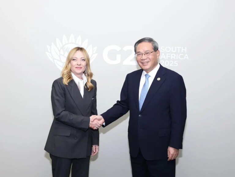 Cina, premier Li promette alle aziende italiane maggiore accesso al mercato