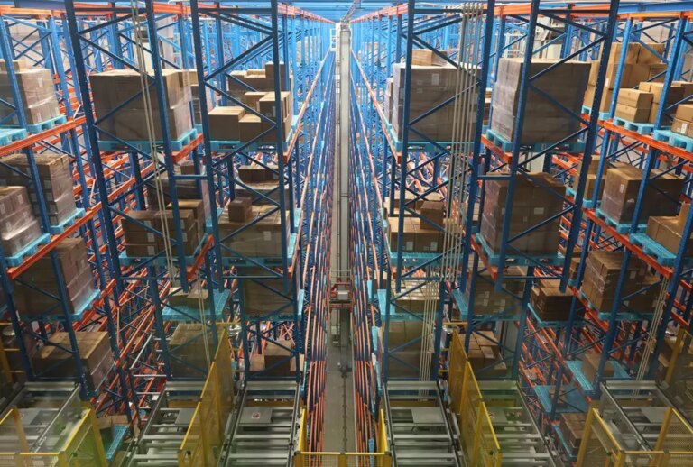 Cina: in attività il centro logistico nella Zona libero scambio di Shanghai (3)
