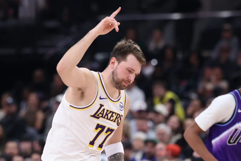 Quarta vittoria di fila per i Lakers nella notte Nba, OKC non sbaglia contro Portland