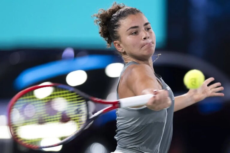 Esordio amaro in singolare per Paolini alle Wta Finals, Sabalenka vince in due set