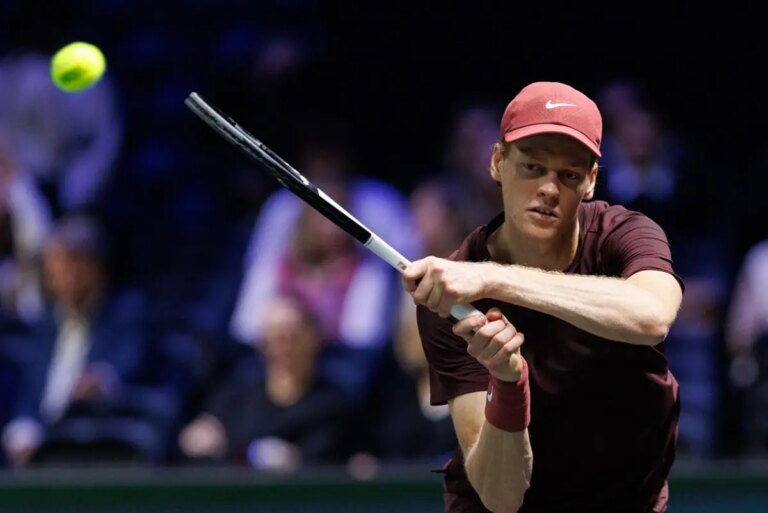 Show di Sinner al Masters 1000 di Parigi: domina Zverev e vola in finale con Auger-Aliassime